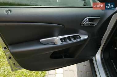 Позашляховик / Кросовер Dodge Journey 2015 в 