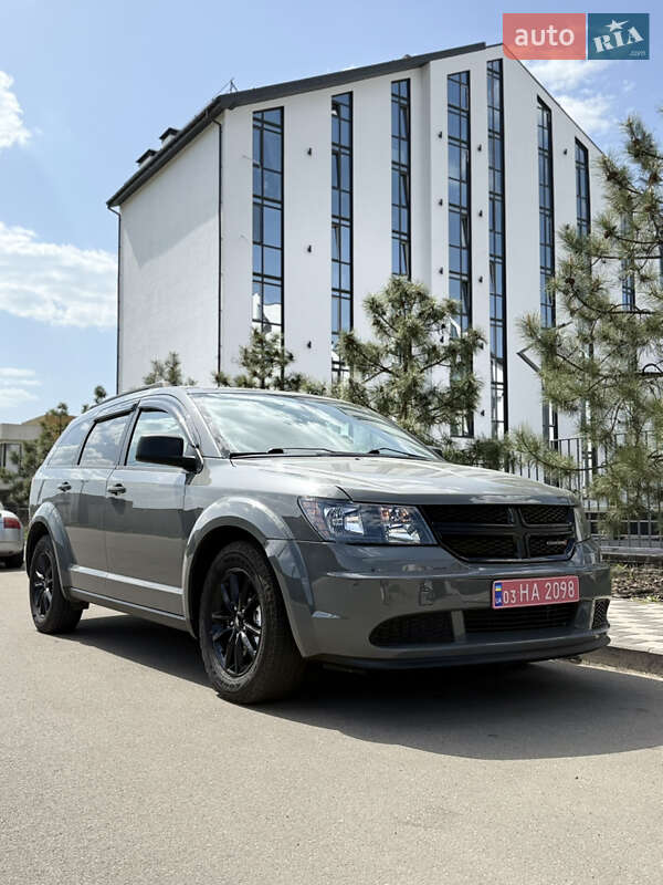 Позашляховик / Кросовер Dodge Journey 2020 в 
