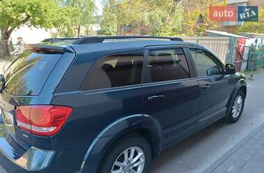 Позашляховик / Кросовер Dodge Journey 2013 в 