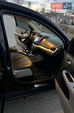 Позашляховик / Кросовер Dodge Journey 2015 в 