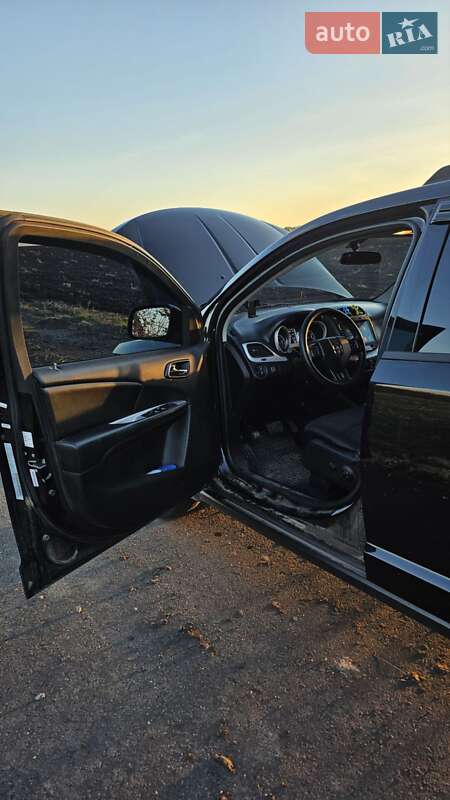 Позашляховик / Кросовер Dodge Journey 2015 в Жашківу