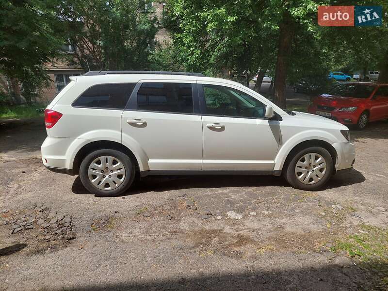 Позашляховик / Кросовер Dodge Journey 2019 в 