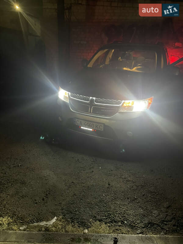 Позашляховик / Кросовер Dodge Journey 2017 в Смілі фото 10 Позашляховик / Кросовер Dodge Journey 2017 в Смілі