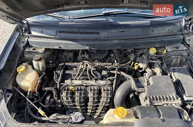 Позашляховик / Кросовер Dodge Journey 2012 в 