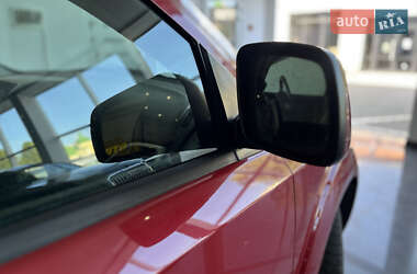 Позашляховик / Кросовер Dodge Journey 2013 в 