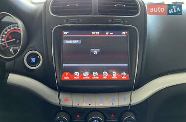 Позашляховик / Кросовер Dodge Journey 2013 в 