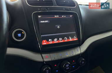 Позашляховик / Кросовер Dodge Journey 2013 в 