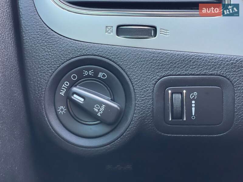 Позашляховик / Кросовер Dodge Journey 2016 в Києві фото 14 Позашляховик / Кросовер Dodge Journey 2016 в Києві