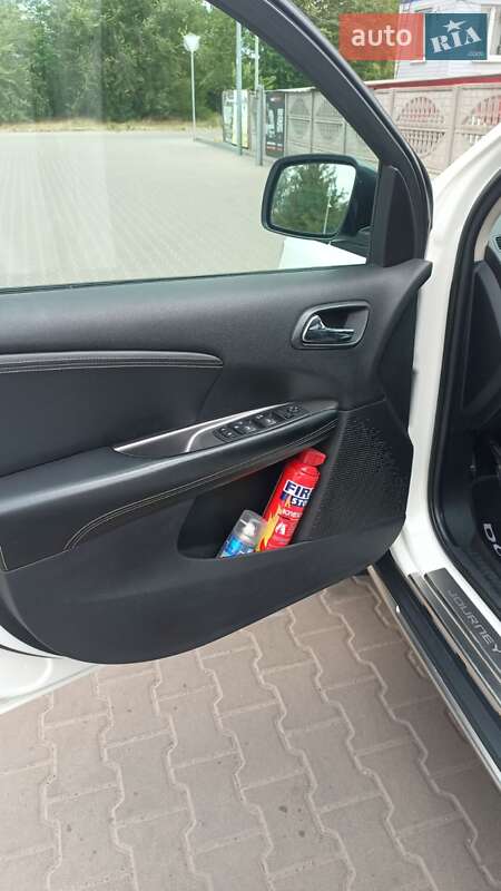 Внедорожник / Кроссовер Dodge Journey 2014 в Кривом Роге