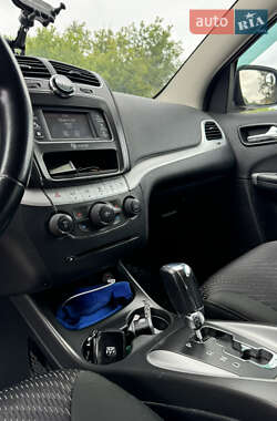Внедорожник / Кроссовер Dodge Journey 2011 в 