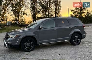 Позашляховик / Кросовер Dodge Journey 2020 в 