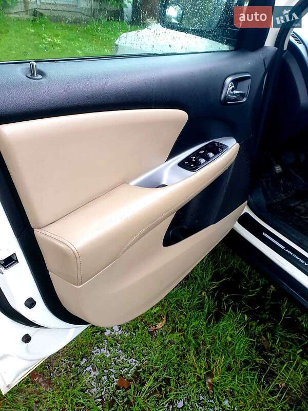 Позашляховик / Кросовер Dodge Journey 2016 в Києві фото 9 Позашляховик / Кросовер Dodge Journey 2016 в Києві