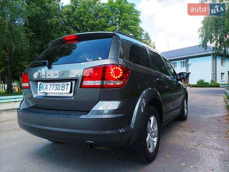 Внедорожник / Кроссовер Dodge Journey 2012 в Малине