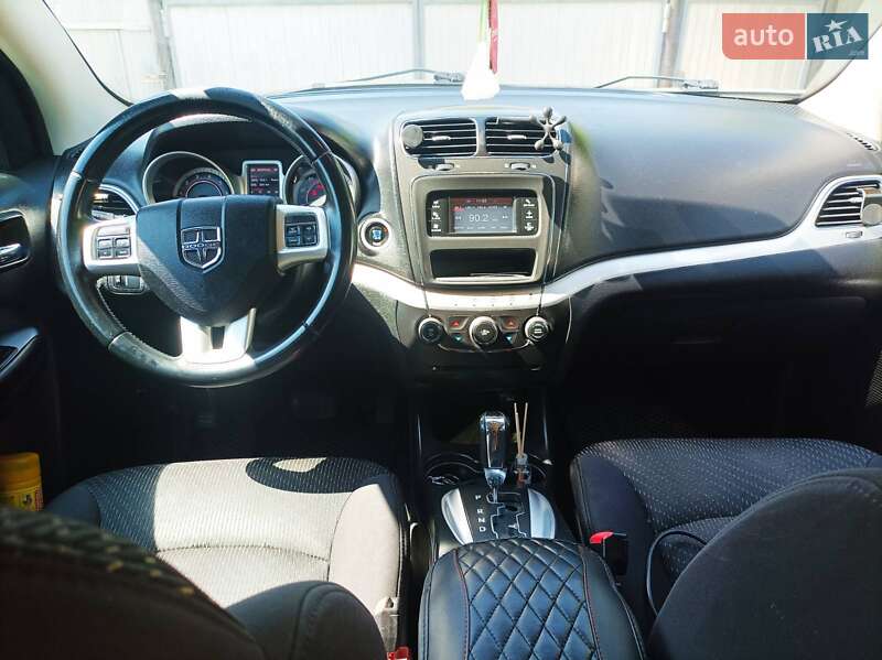 Внедорожник / Кроссовер Dodge Journey 2012 в Малине
