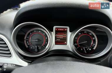 Позашляховик / Кросовер Dodge Journey 2016 в 