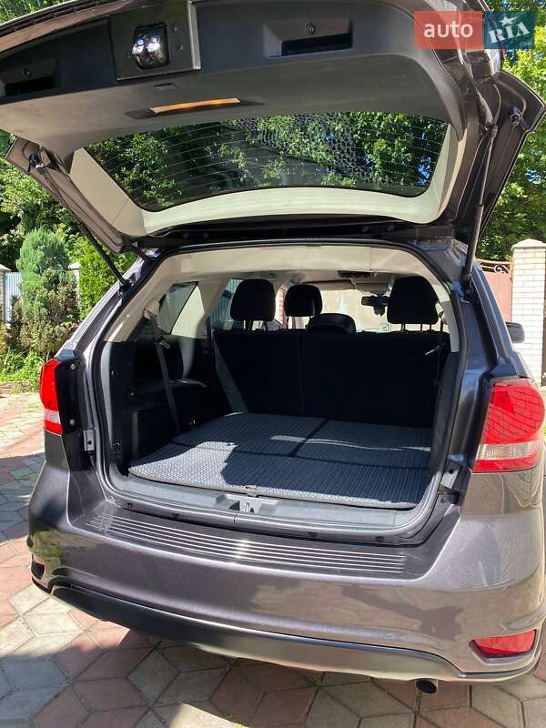 Внедорожник / Кроссовер Dodge Journey 2014 в Черновцах