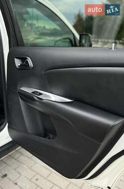 Внедорожник / Кроссовер Dodge Journey 2014 в 