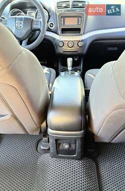 Внедорожник / Кроссовер Dodge Journey 2012 в 