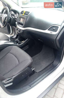 Внедорожник / Кроссовер Dodge Journey 2014 в 