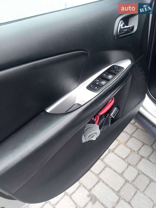 Позашляховик / Кросовер Dodge Journey 2014 в Самборі фото 9 Позашляховик / Кросовер Dodge Journey 2014 в Самборі