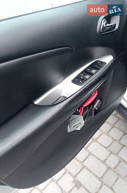 Внедорожник / Кроссовер Dodge Journey 2014 в 