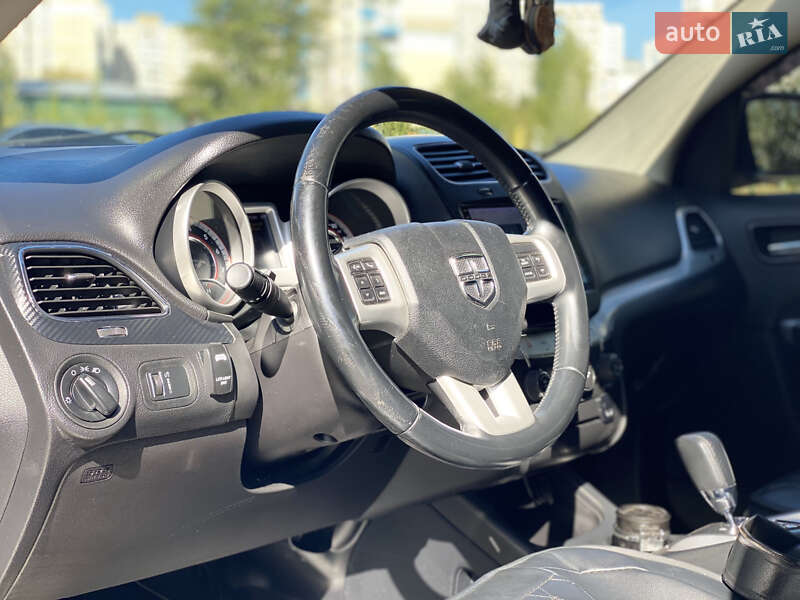 Позашляховик / Кросовер Dodge Journey 2013 в Києві