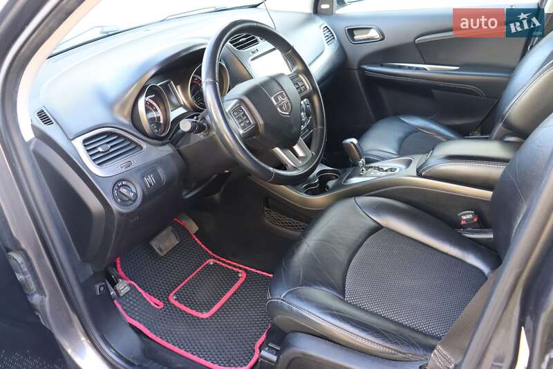 Внедорожник / Кроссовер Dodge Journey 2014 в Черновцах