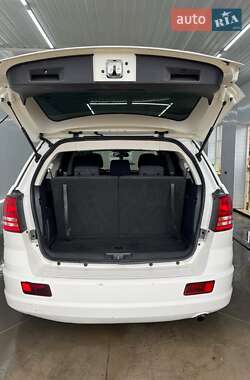 Внедорожник / Кроссовер Dodge Journey 2010 в 