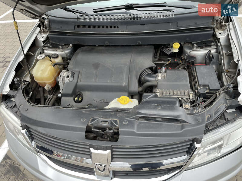 Позашляховик / Кросовер Dodge Journey 2010 в Києві