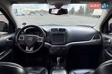 Позашляховик / Кросовер Dodge Journey 2015 в  фото 3 Позашляховик / Кросовер Dodge Journey 2015 в