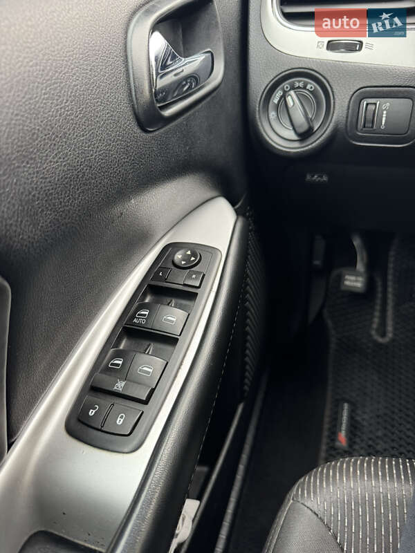 Позашляховик / Кросовер Dodge Journey 2016 в Києві фото 24 Позашляховик / Кросовер Dodge Journey 2016 в Києві