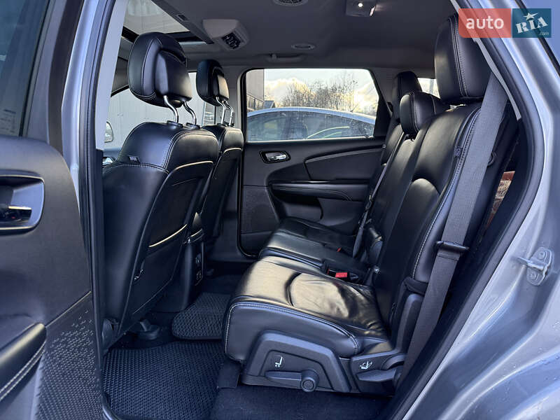 Позашляховик / Кросовер Dodge Journey 2015 в Львові