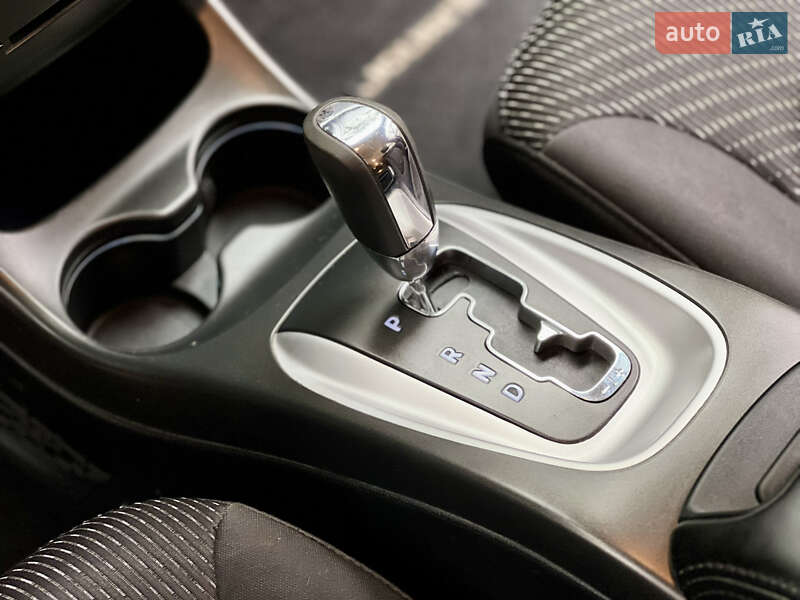 Позашляховик / Кросовер Dodge Journey 2014 в Горішніх Плавнях