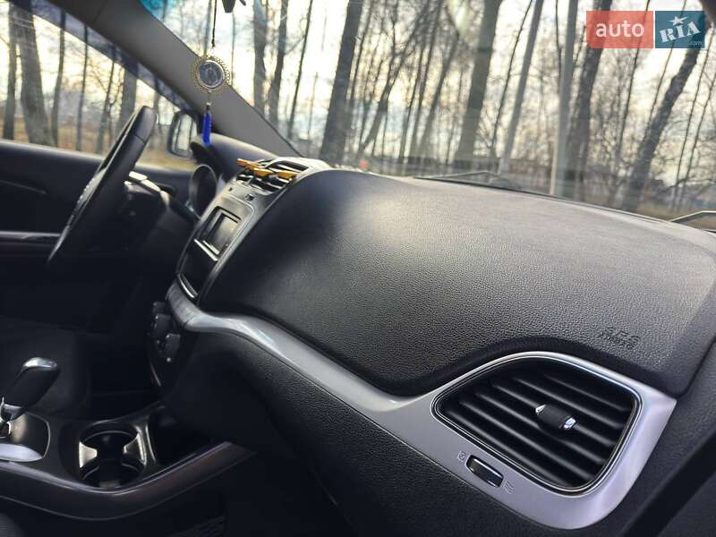 Позашляховик / Кросовер Dodge Journey 2012 в Охтирці