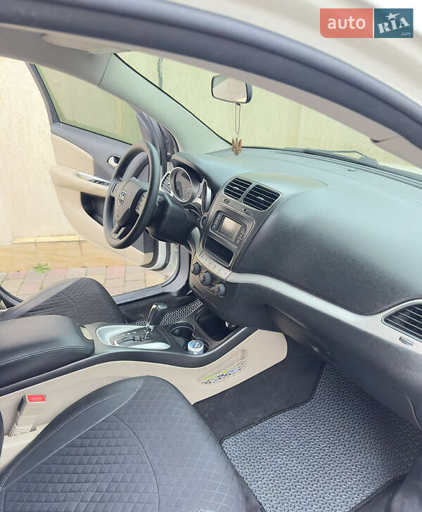 Внедорожник / Кроссовер Dodge Journey 2012 в Ужгороде