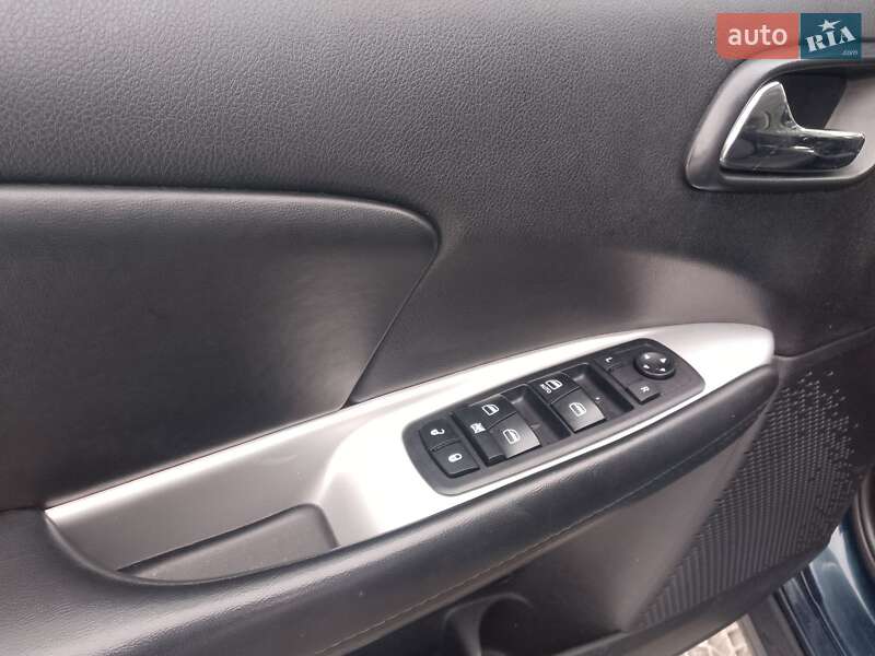 Позашляховик / Кросовер Dodge Journey 2014 в Острозі