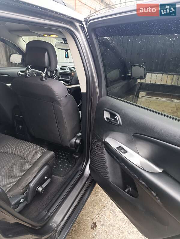 Внедорожник / Кроссовер Dodge Journey 2015 в Синельниково