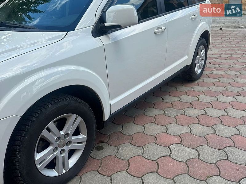 Внедорожник / Кроссовер Dodge Journey 2015 в Черновцах