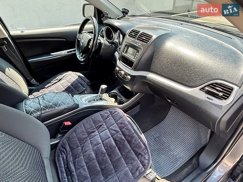 Dodge Journey 2019 VIN 3C4PDCAB1KT749528 фото оголошення 16 з 52