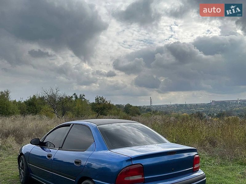 Седан Dodge Neon 1996 в Кривом Роге