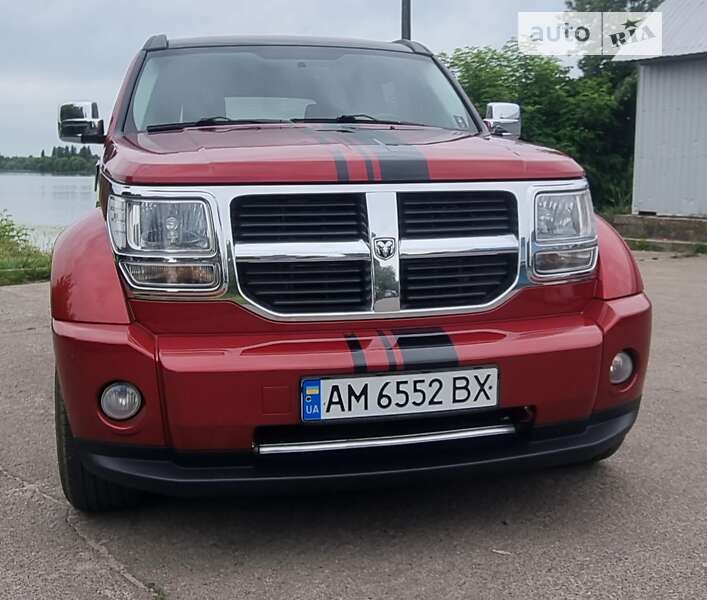 Внедорожник / Кроссовер Dodge Nitro 2008 в Бердичеве