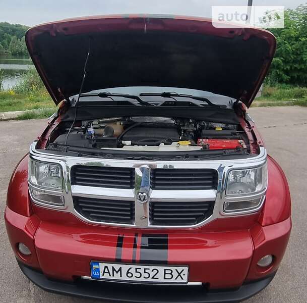 Внедорожник / Кроссовер Dodge Nitro 2008 в Бердичеве