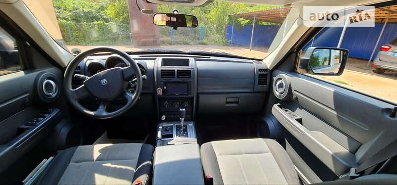 Внедорожник / Кроссовер Dodge Nitro 2008 в Кривом Роге