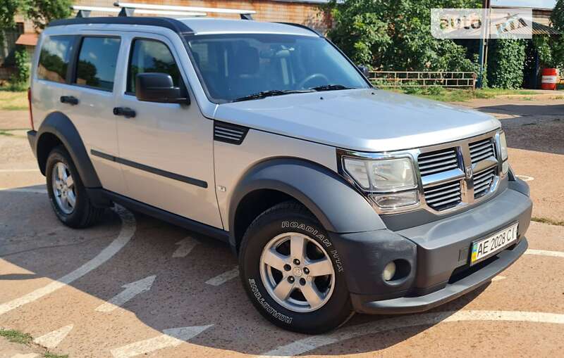 Внедорожник / Кроссовер Dodge Nitro 2008 в Кривом Роге