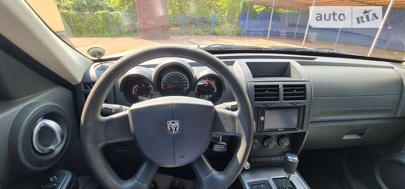 Внедорожник / Кроссовер Dodge Nitro 2008 в Кривом Роге