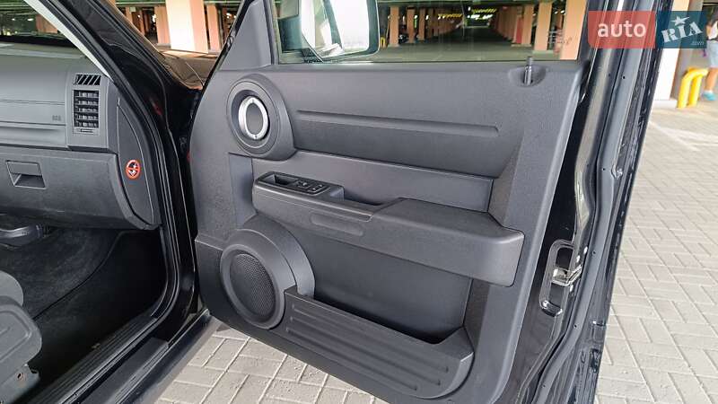 Позашляховик / Кросовер Dodge Nitro 2008 в Києві