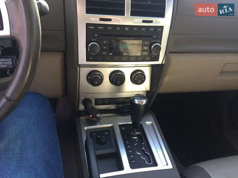 Внедорожник / Кроссовер Dodge Nitro 2007 в Луцке