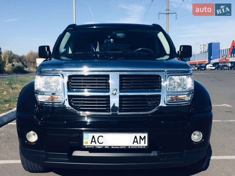 Внедорожник / Кроссовер Dodge Nitro 2007 в Луцке