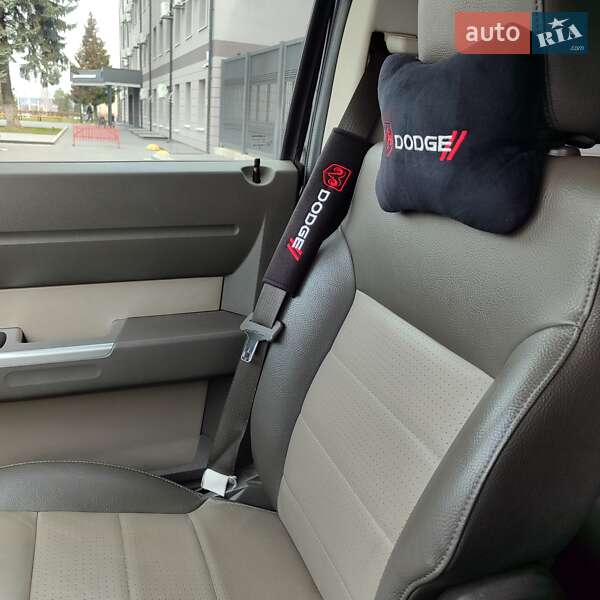 Внедорожник / Кроссовер Dodge Nitro 2007 в Луцке