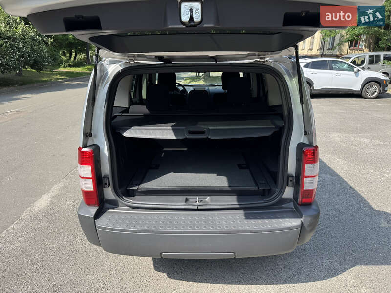 Внедорожник / Кроссовер Dodge Nitro 2007 в Киеве